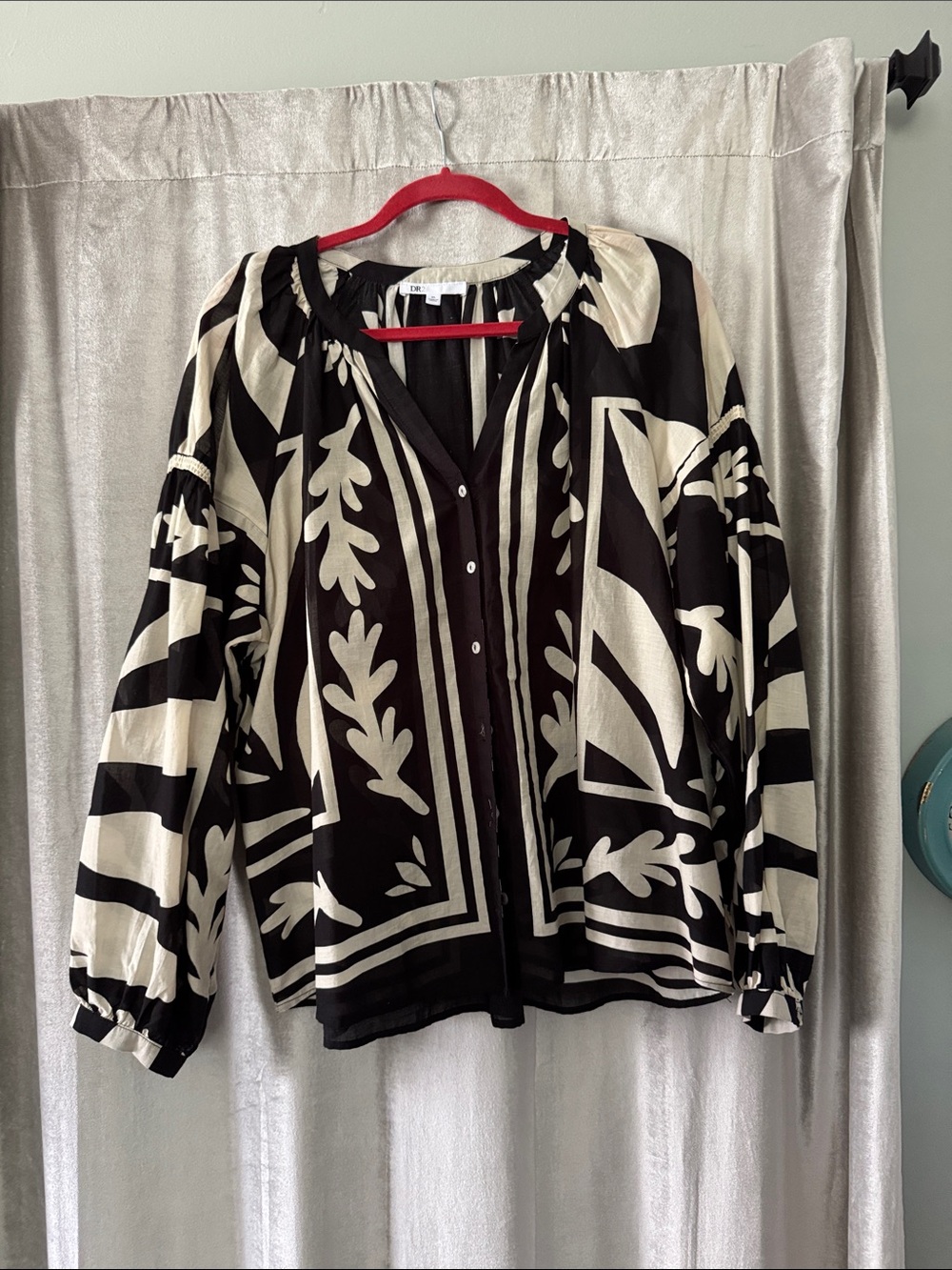 DR2 Black and Cream Botanical Button-Front Blouse